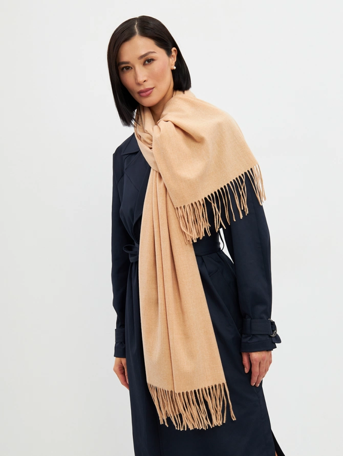 Палантин женский двусторонний однотонный бежевый