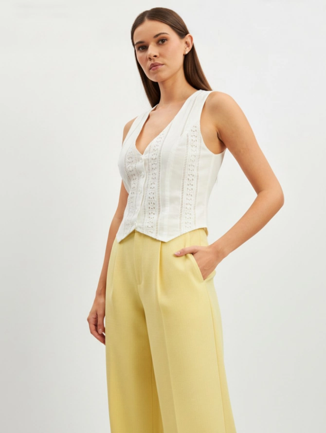 Жилет из хлопкового шитья белый OD-995-1