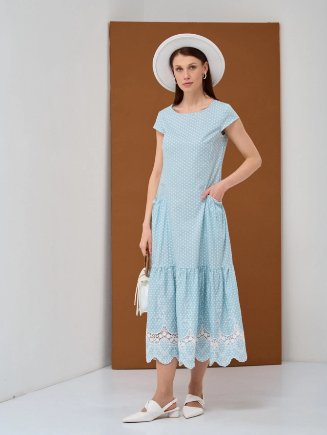 Платье миди с кружевом и горошком