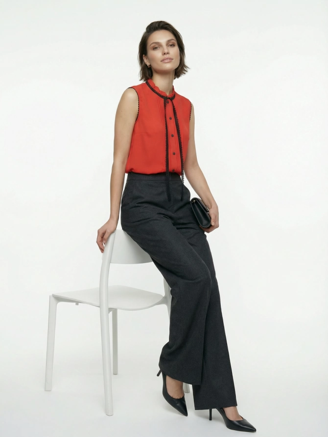 Блузка без рукавов с отделкой из тесьмы, красный