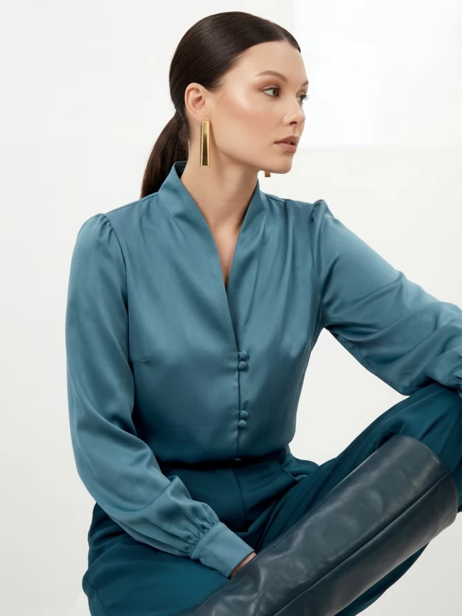 Блуза с вырезом сине-зеленая