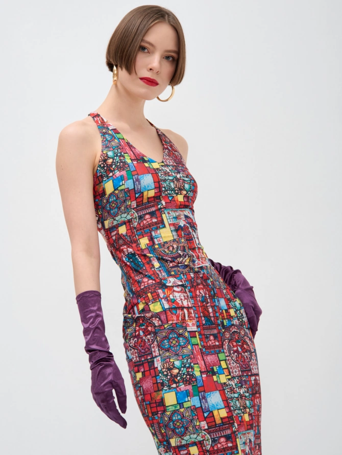 Платье облегающее с принтом витраж и открытой спиной