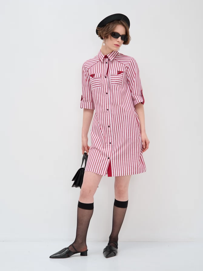 Платье с яркими вставками