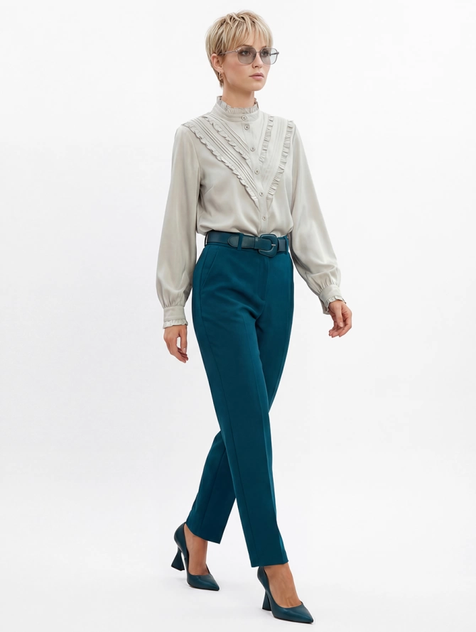 Блузка с рюшами серо-коричневая