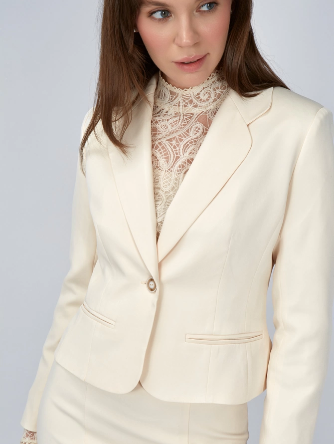 Жакет укороченный бежевый