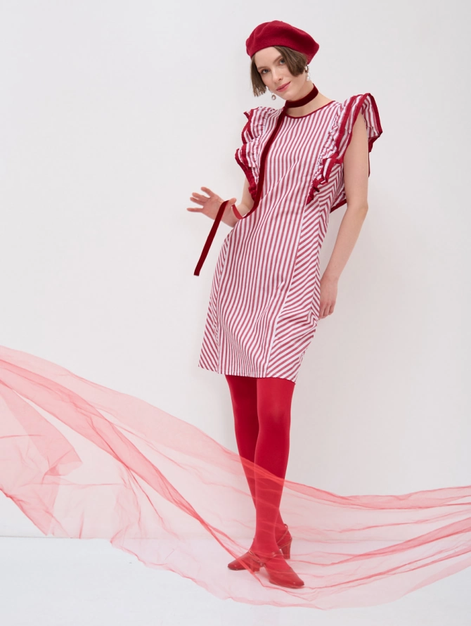 Платье с рюшами