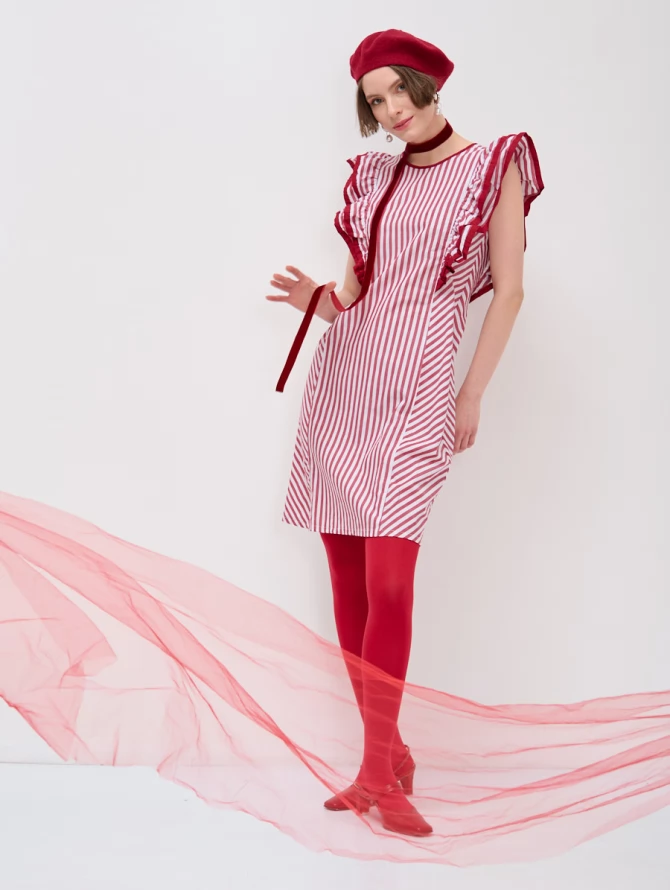 Платье с рюшами