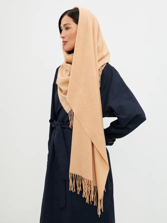 Палантин женский двусторонний однотонный бежевый