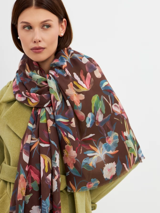 Палантин женский с цветочным принтом и бахромой