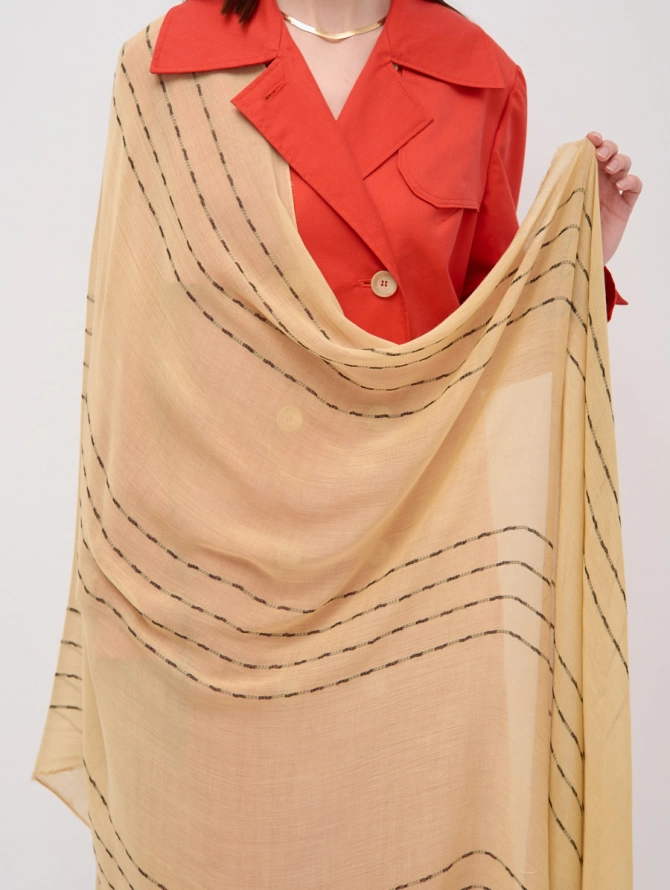 Палантин с декоративной стежкой и бахромой