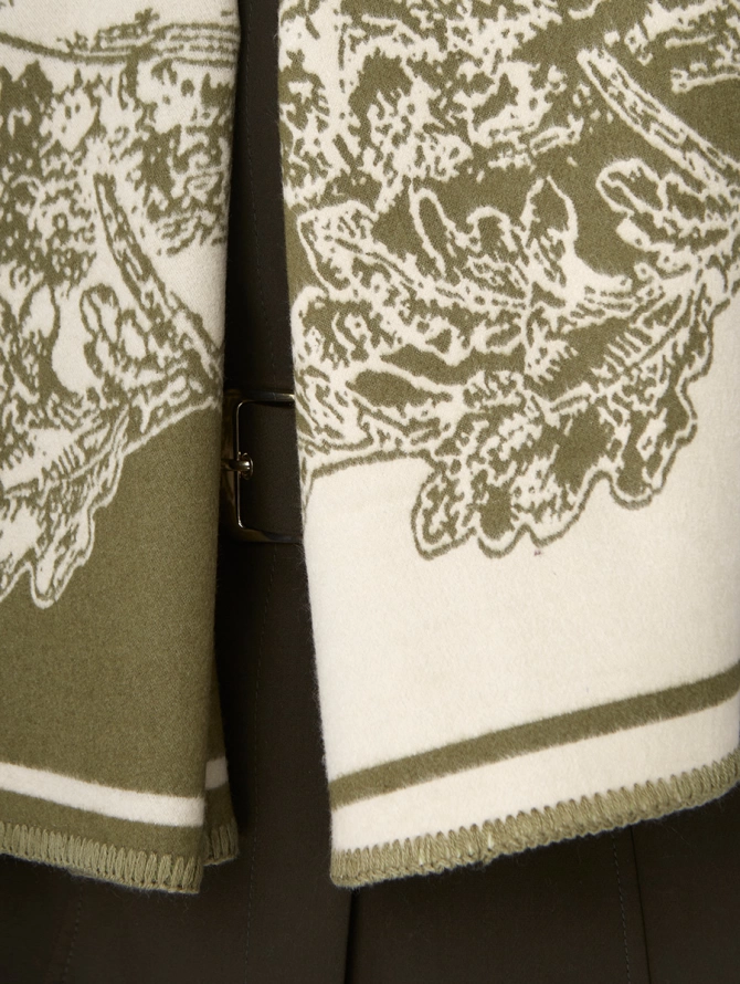 Палантин женский с двусторонним принтом