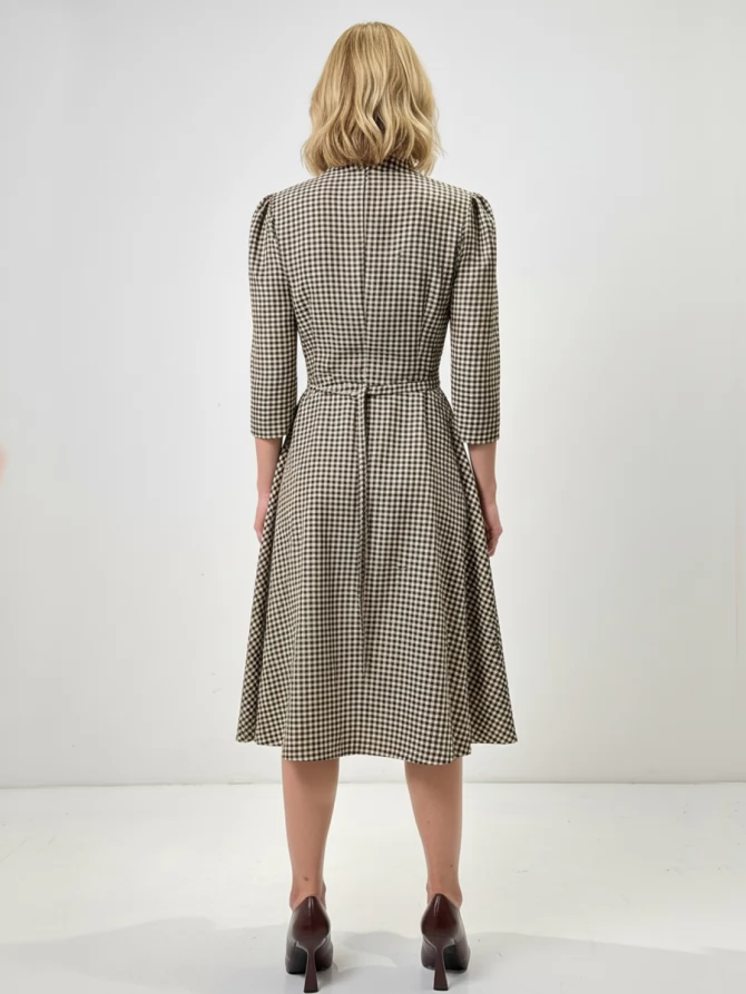 Платье с воротником стойка  OD-885-2 клетка сливочно-коричневая