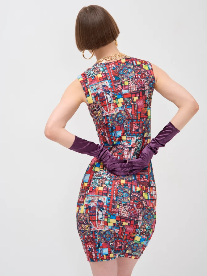 Платье с вырезом каре