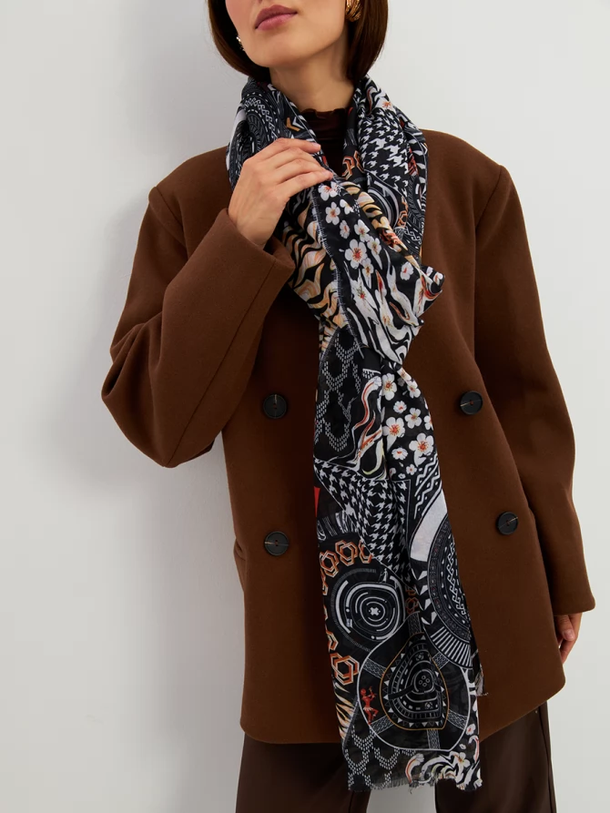 Палантин женский с авторским принтом и бахромой