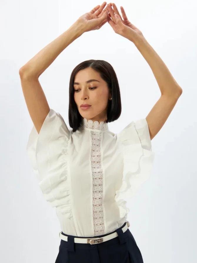 Блузка из хлопка с кружевным воротником и рукавами-крыльями, белая