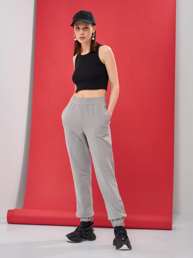 Брюки на кнопках