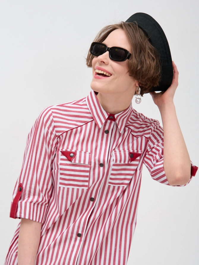 Платье-рубашка в полоску с контрастными вставками