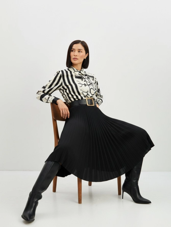 Блузка атласная черно-белая с комбинированным принтом OD-887-1