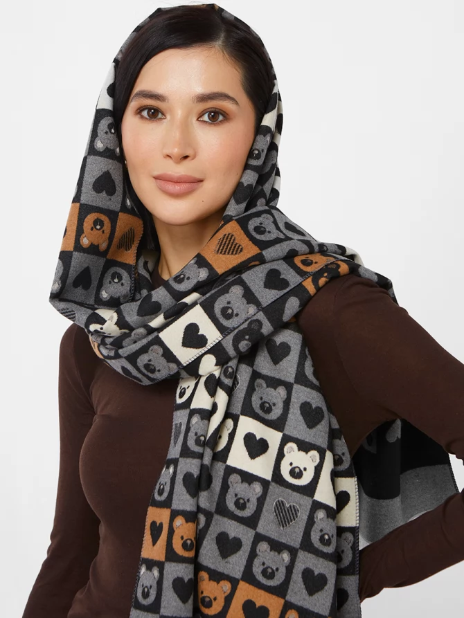 Палантин женский с принтом "Медвежата и Сердца"