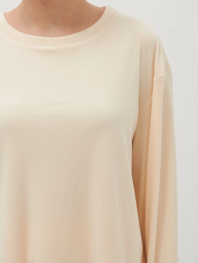 Костюм из велюра со свитшотом и брюками-палаццо