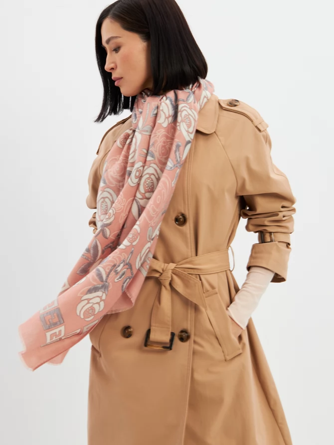 Палантин женский с цветочным принтом и геометрическим узором