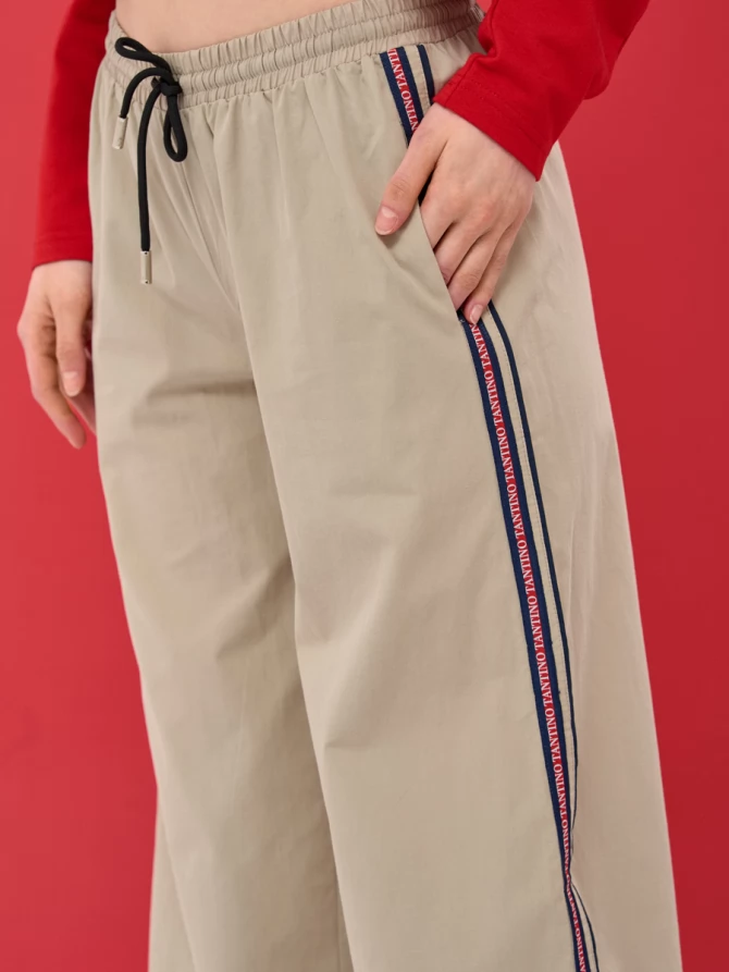 Брюки с тесьмой