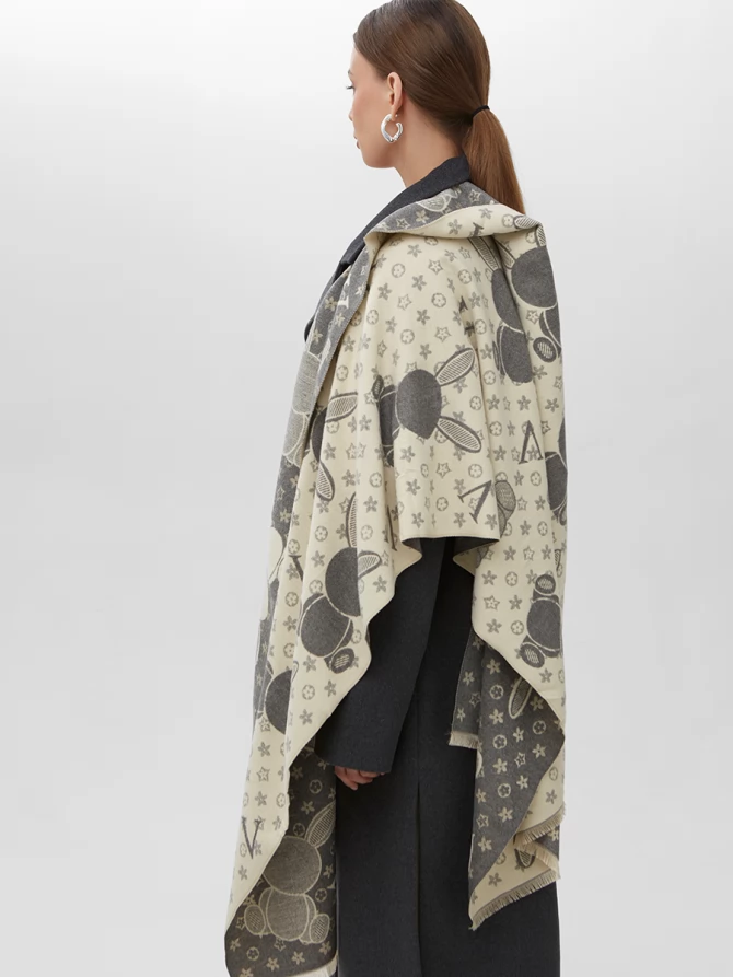 Палантин двусторонний с принтом кроликов