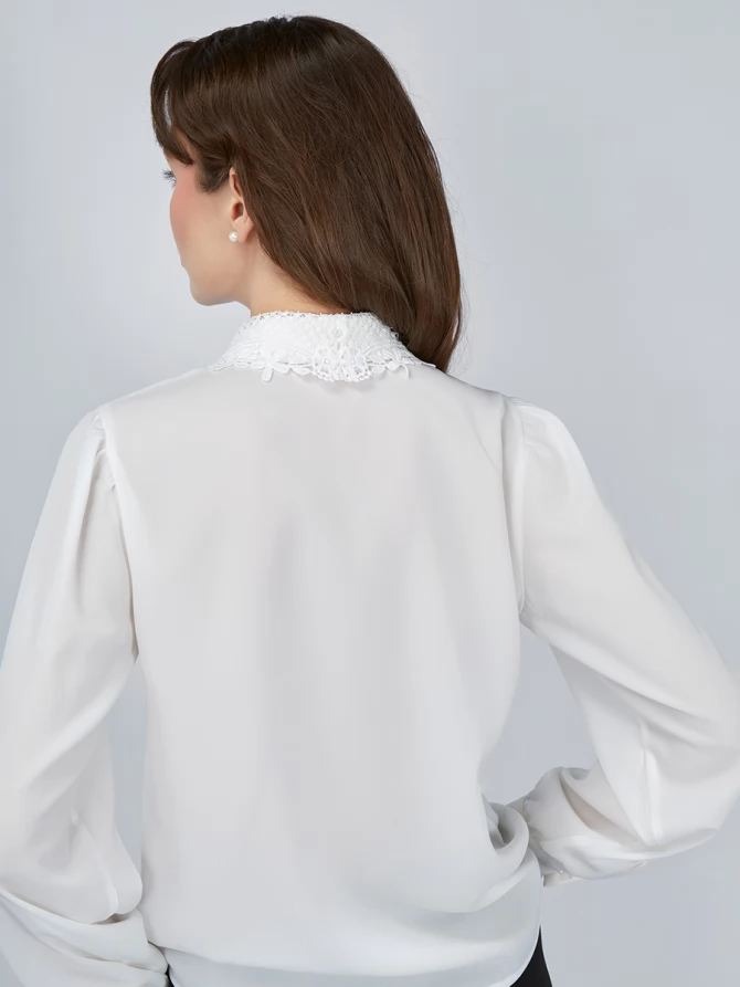 Блузка с воротником из кружева и защипами OD-913-1 белый