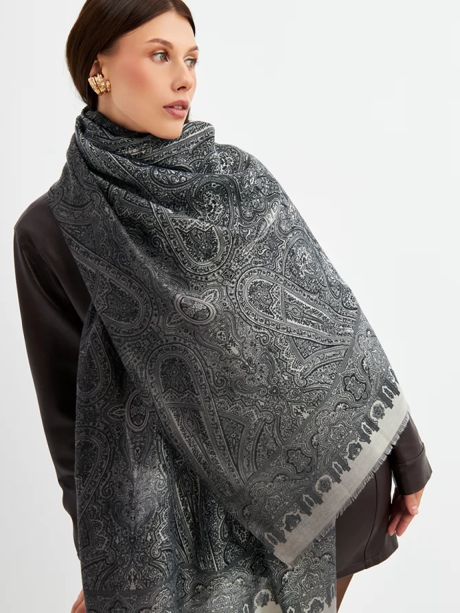 Палантин женский двусторонний с орнаментом пейсли