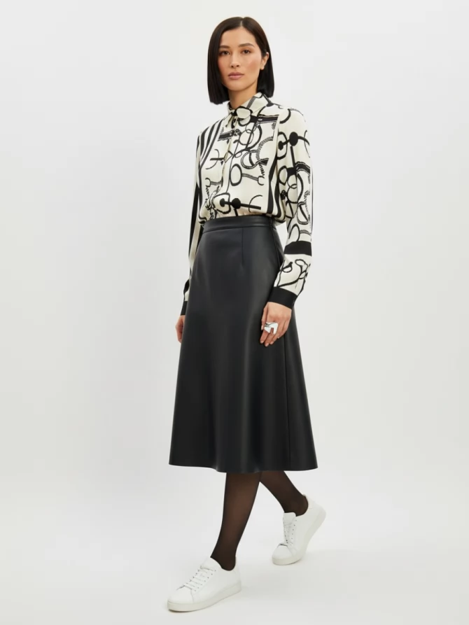 Блузка из атласной ткани  OD-887-1 черно-белая