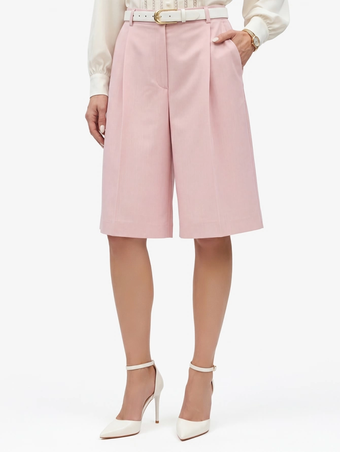 Бермуды из костюмной ткани розовые