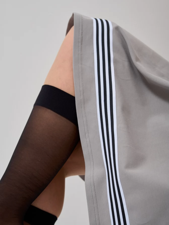 Платье с тесьмой по низу