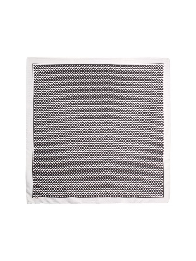 Платок с графичным черно-белым принтом