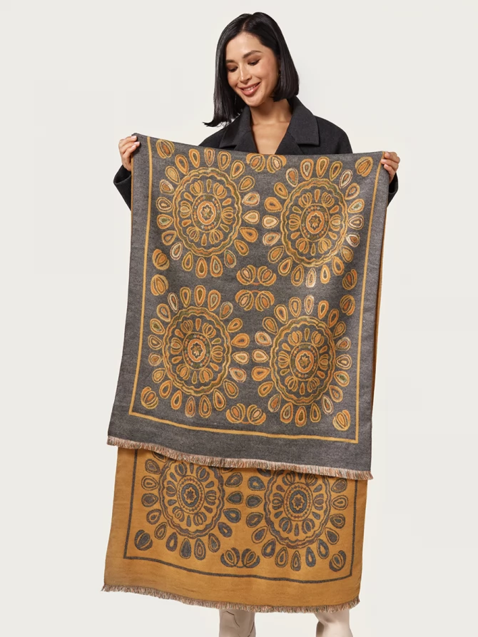 Палантин двусторонний с орнаментом мандала