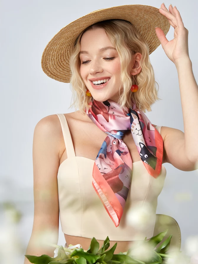 Платок женский с авторским принтом 'Веселые кошки' KSH16-67-1