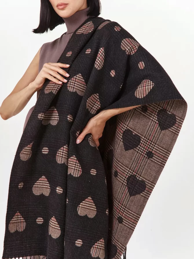 Палантин женский двусторонний с принтом в клетку и сердца