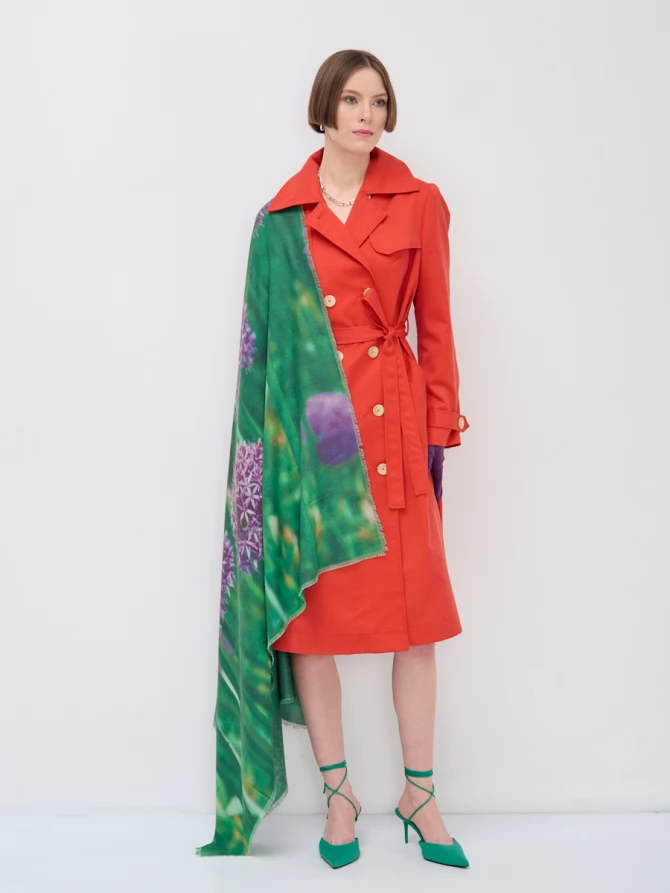 Платок с авторским принтом «Сиреневые цветы на зеленом фоне»