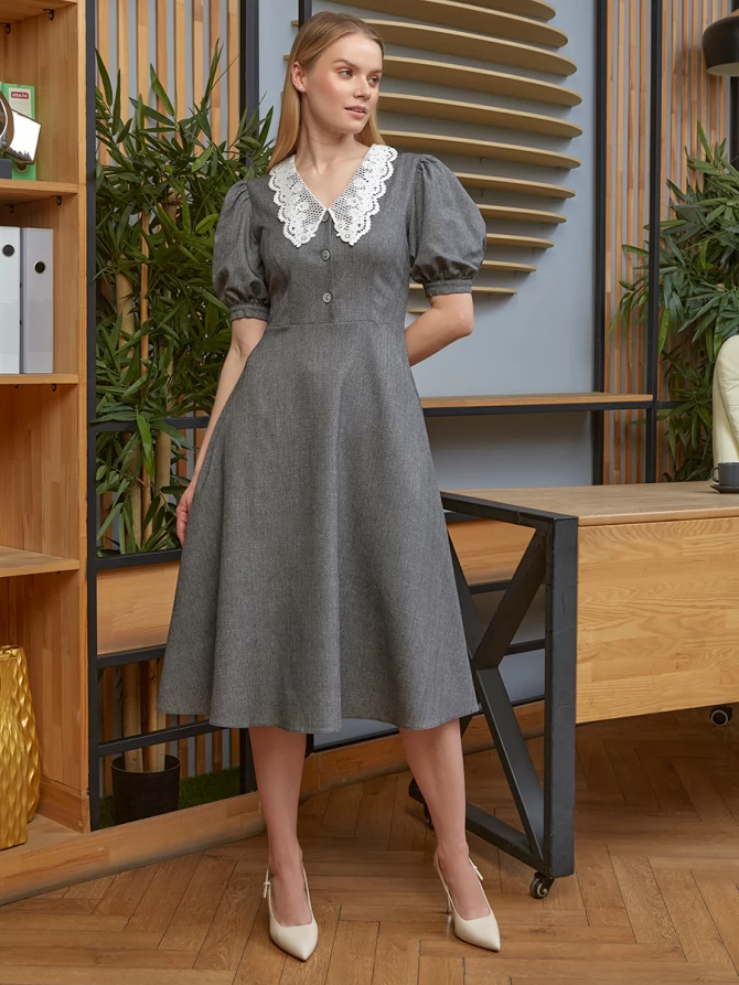 Платье с кружевным воротником  OD-888-1 серый
