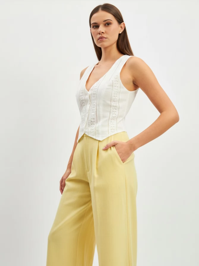 Жилет из хлопкового шитья белый OD-995-1