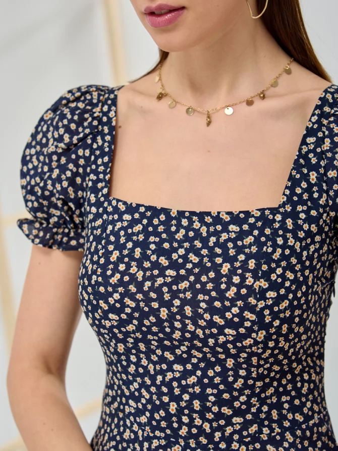 Платье из штапеля с цветочным принтом и резинкой по спинке