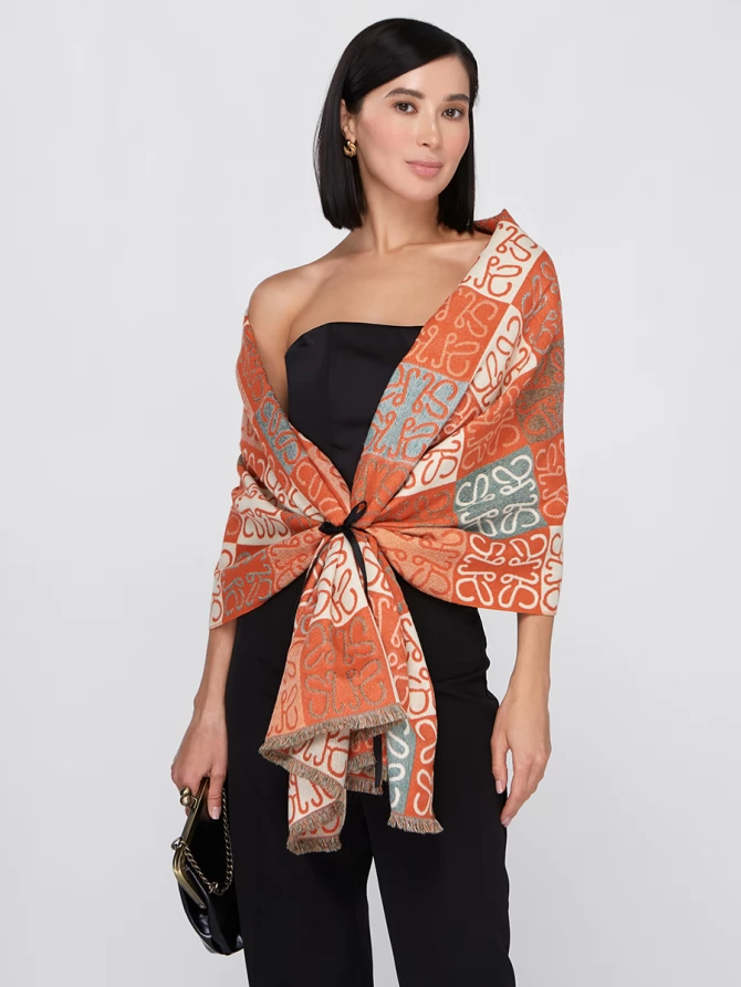 Палантин женский двусторонний с геометрическим узором