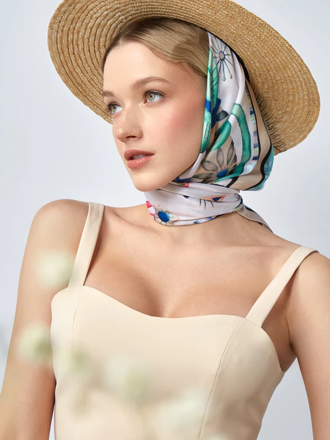 Платок женский с авторским акварельным принтом