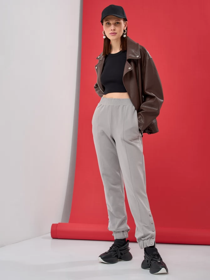 Брюки на кнопках