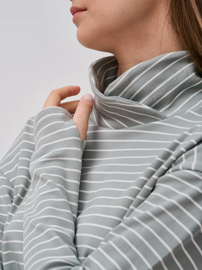 Лонгслив с принтом полоска с вырезами