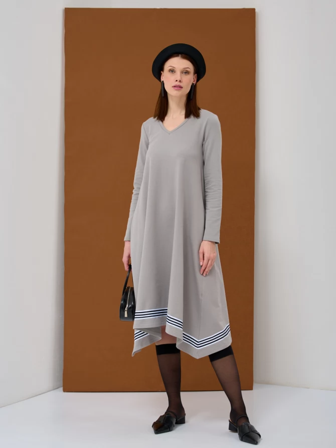 Платье с тесьмой по низу