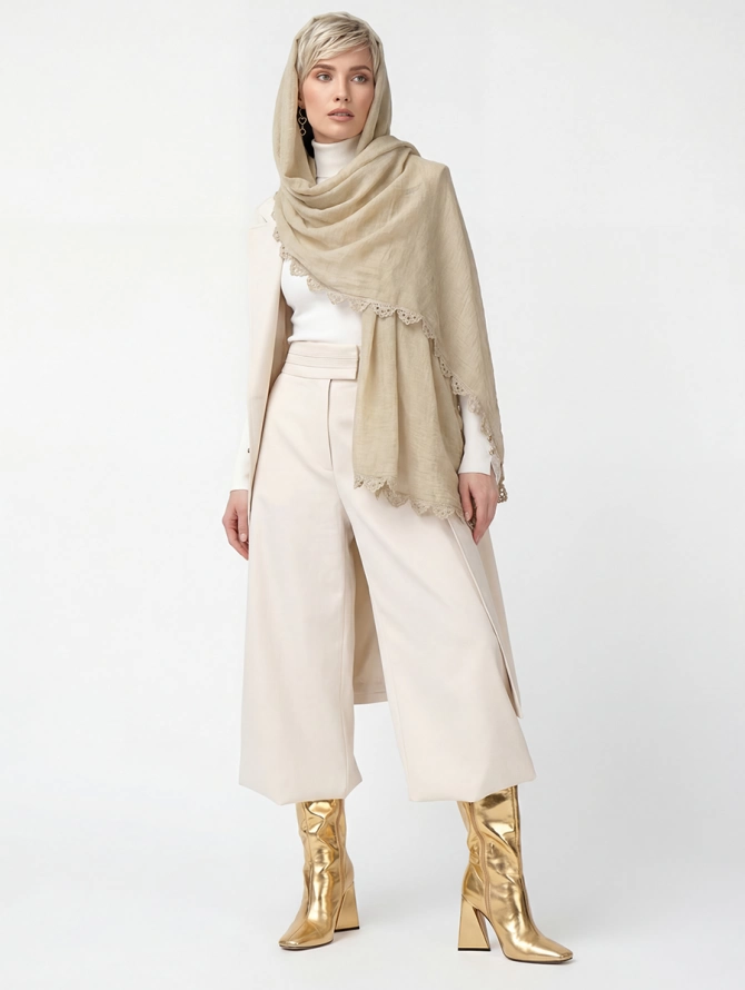 Палантин женский жатый бежевый с кружевом