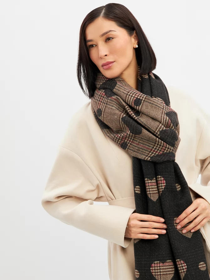 Палантин женский двусторонний с принтом в клетку и сердца