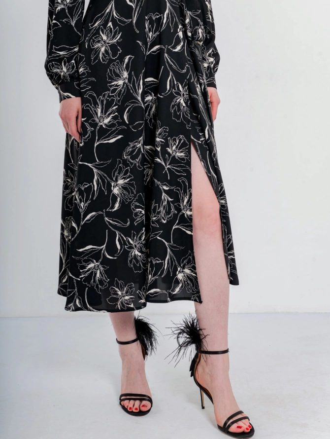 Платье на запах с цветочным принтом