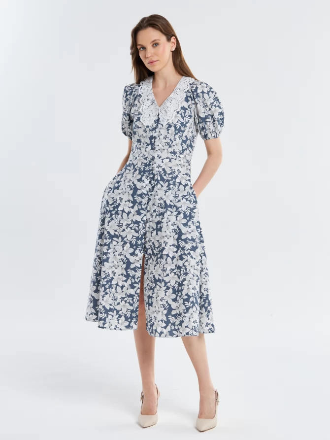 Платьеиз хлопка с кружевным воротником  OD-948-2 белые цветы на синем