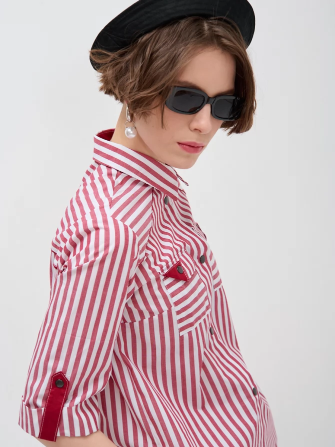 Платье-рубашка в полоску с контрастными вставками